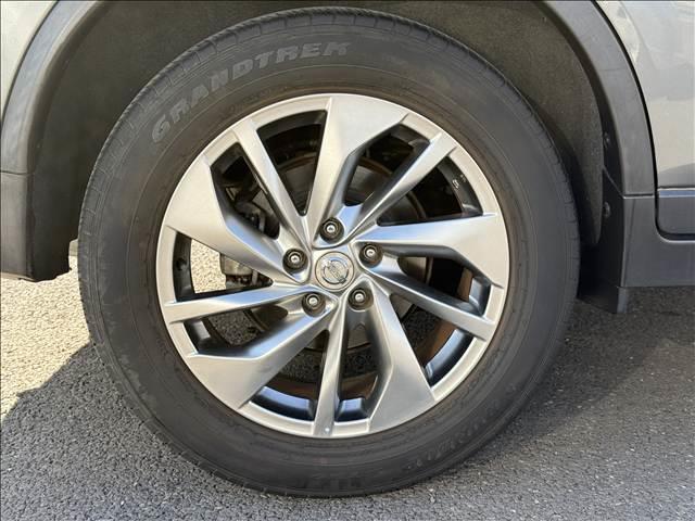 エクストレイル ２０Ｘｔｔ　エマージェンシーブレーキパッケージ　エマブレ　アラウンドビュー　フルセグナビ　ＢＴ　ＤＶＤ　Ｐアシスト　ＢＳＭ　クルコン　防水シート　ステリモ　ルーフレール　シートヒーター　Ｐバックドア　Ａライト　ＬＥＤヘッド　Ａスト　ＥＴＣ　ドラレコ（38枚目）