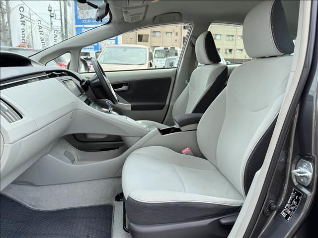 プリウス S LEDエディション 地デジナビ スマートキー Pスタート LEDヘッドライト フォグ Aライト ETC シートリフター ヘッドライトウォッシャー 電格ミラー ステリモ マット バイザー UVカット サイド/カーテンSRS(25枚目)