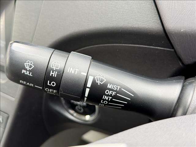 プリウス S LEDエディション 地デジナビ スマートキー Pスタート LEDヘッドライト フォグ Aライト ETC シートリフター ヘッドライトウォッシャー 電格ミラー ステリモ マット バイザー UVカット サイド/カーテンSRS(28枚目)