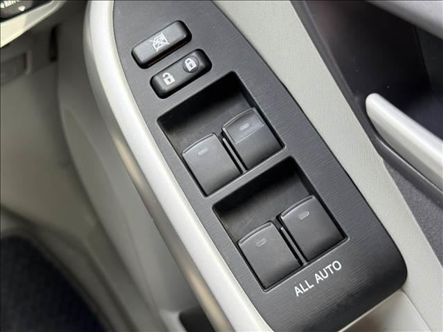 プリウス S LEDエディション 地デジナビ スマートキー Pスタート LEDヘッドライト フォグ Aライト ETC シートリフター ヘッドライトウォッシャー 電格ミラー ステリモ マット バイザー UVカット サイド/カーテンSRS(29枚目)