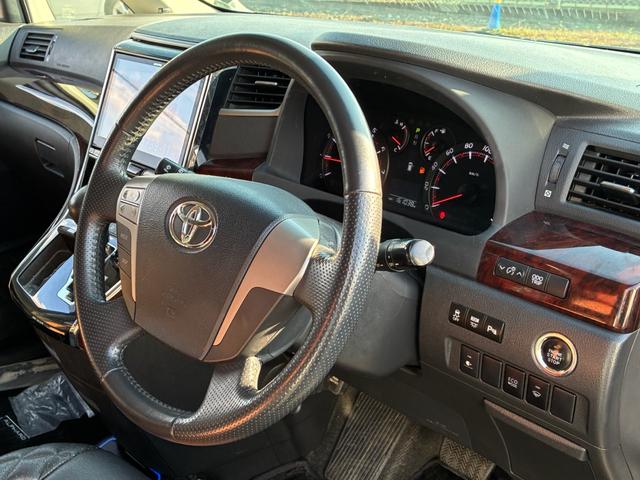 アルファード 240S キーレス エアバック パワステ パワーウインドウ カーテンエアバッグ リアオートエアコン 電動格納ミラー 衝突安全ボディ スマートキー ABS DVD再生 リアカメラ 盗難防止装置(12枚目)