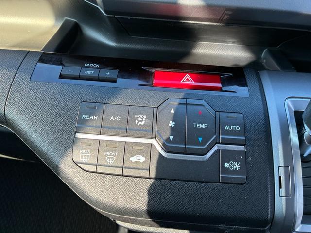 ステップワゴンスパーダ パワーエディション　ダブルエアコン　横滑り防止　ＡＡＣ　フルフラットシート　エアロ　盗難防止システム　ＢＴ　パワーステアリング　運転席エアバッグ　パワーウィンドウ　ＡＢＳ　３列シート　ＤＶＤ再生　アイドリングＳＴＯＰ（23枚目）