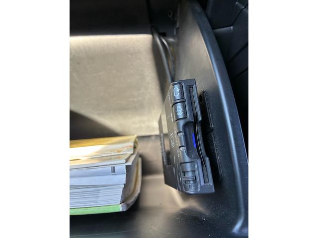 ステップワゴンスパーダ パワーエディション　ダブルエアコン　横滑り防止　ＡＡＣ　フルフラットシート　エアロ　盗難防止システム　ＢＴ　パワーステアリング　運転席エアバッグ　パワーウィンドウ　ＡＢＳ　３列シート　ＤＶＤ再生　アイドリングＳＴＯＰ（25枚目）