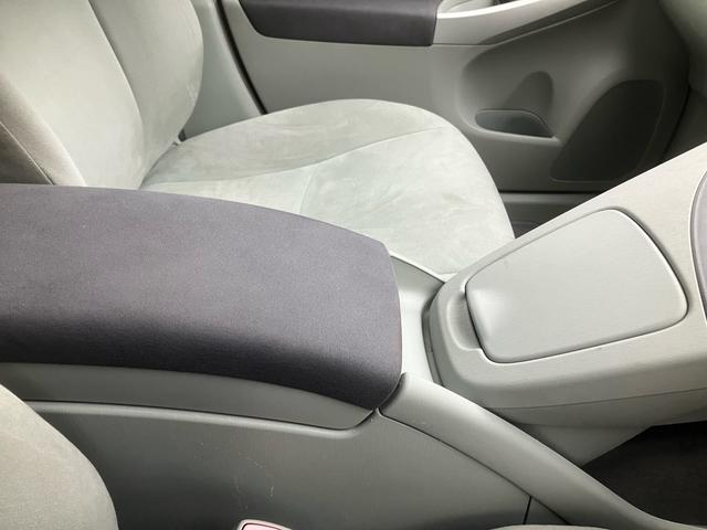 プリウス Ｇ　サンルーフ　モデリスタ　フルエアロ　車高調　ナビ　テレビ　Ｂｌｕｅｔｏｏｔｈ　バックカメラ　ＥＴＣ　クルーズコントロール　ソーラーパネル　スマートキー　ハイブリッド（29枚目）