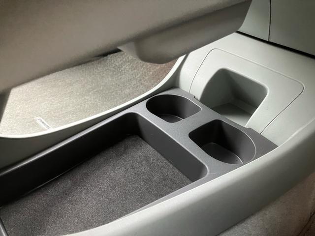 プリウス Ｇ　サンルーフ　モデリスタ　フルエアロ　車高調　ナビ　テレビ　Ｂｌｕｅｔｏｏｔｈ　バックカメラ　ＥＴＣ　クルーズコントロール　ソーラーパネル　スマートキー　ハイブリッド（31枚目）