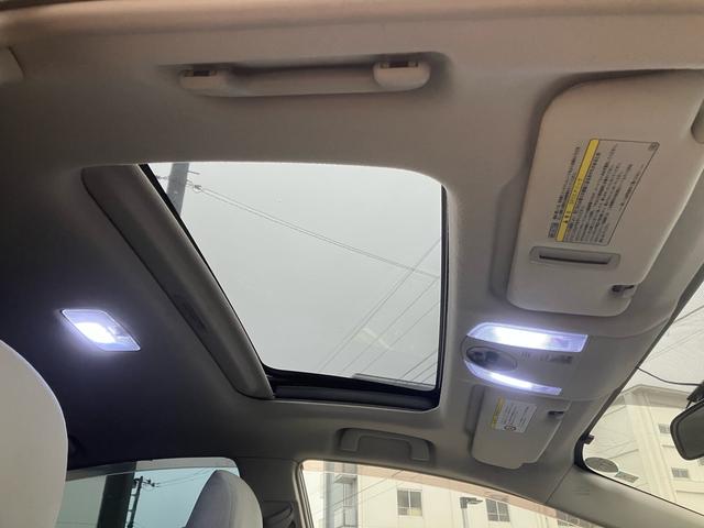 プリウス Ｇ　サンルーフ　モデリスタ　フルエアロ　車高調　ナビ　テレビ　Ｂｌｕｅｔｏｏｔｈ　バックカメラ　ＥＴＣ　クルーズコントロール　ソーラーパネル　スマートキー　ハイブリッド（49枚目）