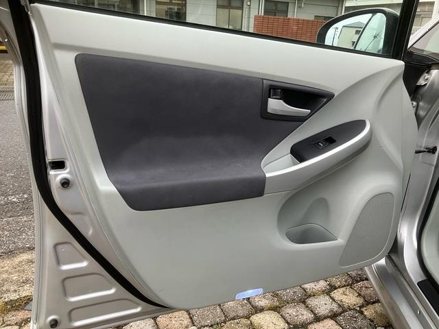 プリウス Ｇ　サンルーフ　モデリスタ　フルエアロ　車高調　ナビ　テレビ　Ｂｌｕｅｔｏｏｔｈ　バックカメラ　ＥＴＣ　クルーズコントロール　ソーラーパネル　スマートキー　ハイブリッド（62枚目）