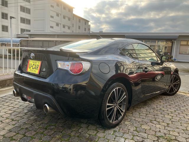 ８６ ＧＴリミテッド　保証１年　車検２年付き　ナビ　ＥＴＣ　パドルシフト　スマートキー　純正アルミホイール　オートエアコン　エアバック　パワーウィンドウ　衝突安全ボディ（8枚目）
