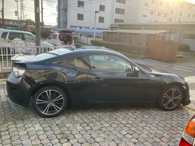 ８６ ＧＴリミテッド　保証１年　車検２年付き　ナビ　ＥＴＣ　パドルシフト　スマートキー　純正アルミホイール　オートエアコン　エアバック　パワーウィンドウ　衝突安全ボディ（11枚目）