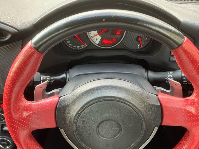 ８６ ＧＴリミテッド　保証１年　車検２年付き　ナビ　ＥＴＣ　パドルシフト　スマートキー　純正アルミホイール　オートエアコン　エアバック　パワーウィンドウ　衝突安全ボディ（22枚目）