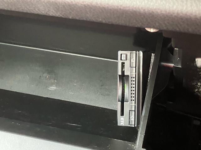 ８６ ＧＴリミテッド　保証１年　車検２年付き　ナビ　ＥＴＣ　パドルシフト　スマートキー　純正アルミホイール　オートエアコン　エアバック　パワーウィンドウ　衝突安全ボディ（31枚目）