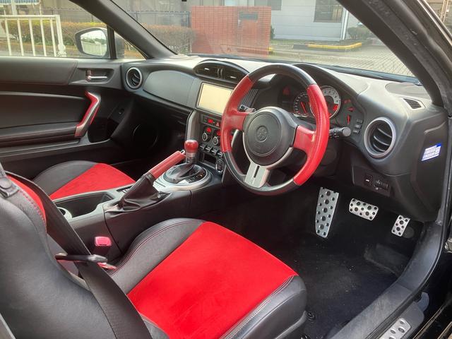 ８６ ＧＴリミテッド　保証１年　車検２年付き　ナビ　ＥＴＣ　パドルシフト　スマートキー　純正アルミホイール　オートエアコン　エアバック　パワーウィンドウ　衝突安全ボディ（33枚目）