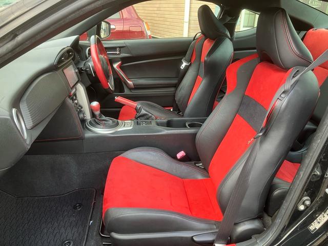 ８６ ＧＴリミテッド　保証１年　車検２年付き　ナビ　ＥＴＣ　パドルシフト　スマートキー　純正アルミホイール　オートエアコン　エアバック　パワーウィンドウ　衝突安全ボディ（37枚目）
