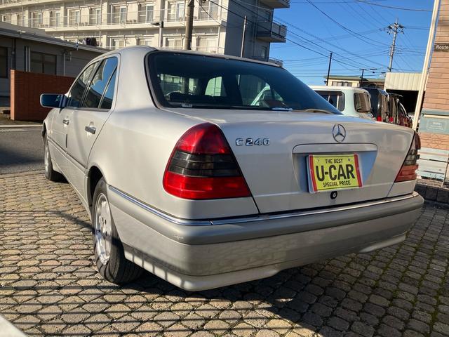 Ｃクラス Ｃ２４０　後期型　左ハンドル　Ｗ２０２　純正アルミホイール　パワーシート　ディーラー車（13枚目）