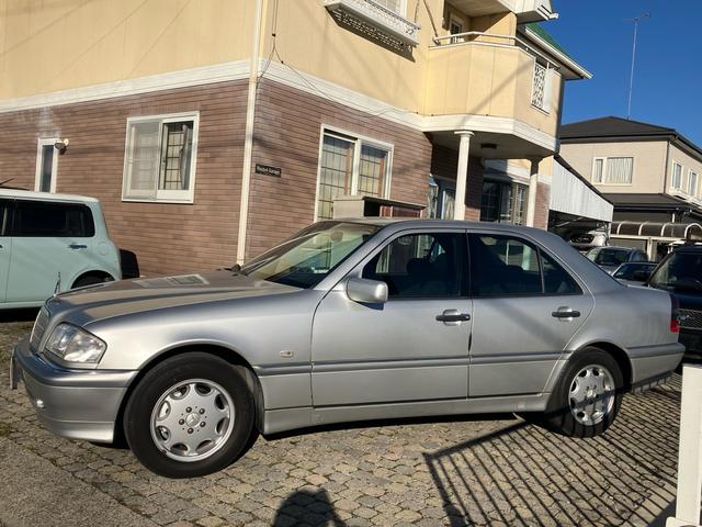 Ｃクラス Ｃ２４０　後期型　左ハンドル　Ｗ２０２　純正アルミホイール　パワーシート　ディーラー車（14枚目）