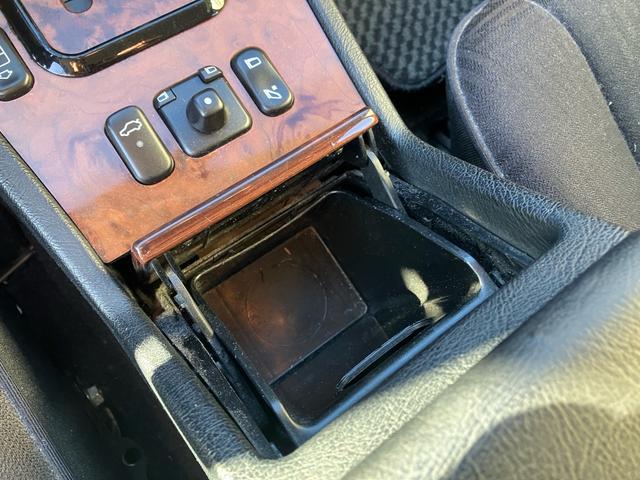 Ｃクラス Ｃ２４０　後期型　左ハンドル　Ｗ２０２　純正アルミホイール　パワーシート　ディーラー車（20枚目）