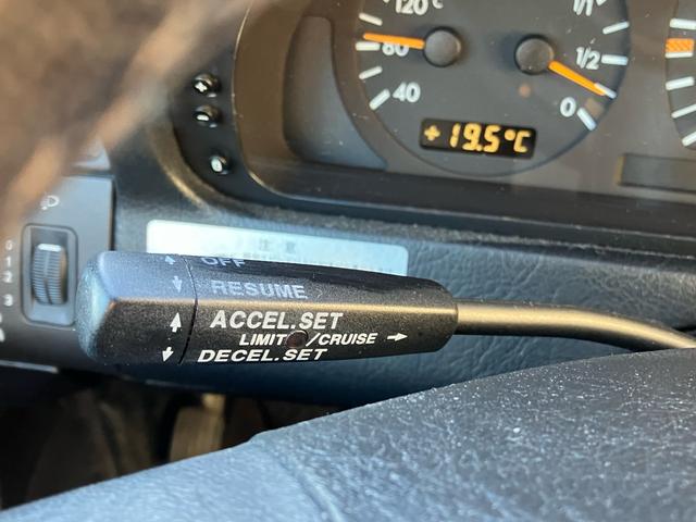 Ｃクラス Ｃ２４０　後期型　左ハンドル　Ｗ２０２　純正アルミホイール　パワーシート　ディーラー車（21枚目）