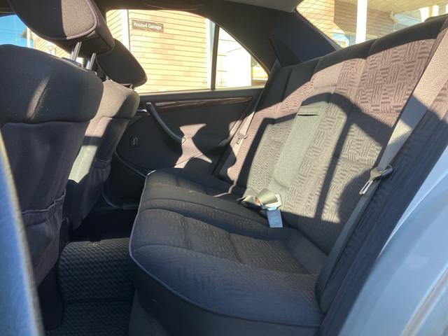 Ｃクラス Ｃ２４０　後期型　左ハンドル　Ｗ２０２　純正アルミホイール　パワーシート　ディーラー車（31枚目）