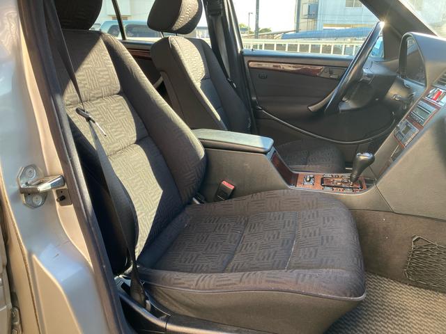Ｃクラス Ｃ２４０　後期型　左ハンドル　Ｗ２０２　純正アルミホイール　パワーシート　ディーラー車（33枚目）