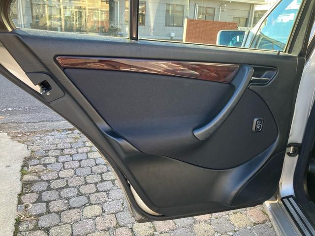 Ｃクラス Ｃ２４０　後期型　左ハンドル　Ｗ２０２　純正アルミホイール　パワーシート　ディーラー車（38枚目）