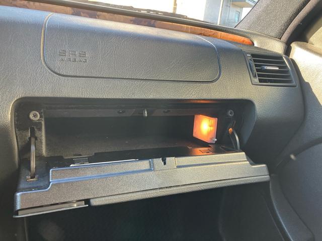 Ｃクラス Ｃ２４０　後期型　左ハンドル　Ｗ２０２　純正アルミホイール　パワーシート　ディーラー車（46枚目）