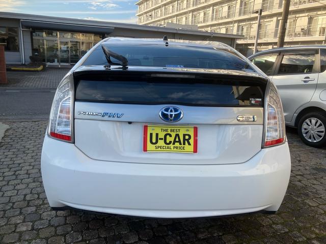 こちらのお車は、１年間走行距離無制限の保証を付けさせていただきます。全国の提携工場にて修理を受けられます。別途延長保証を付けることも可能です。