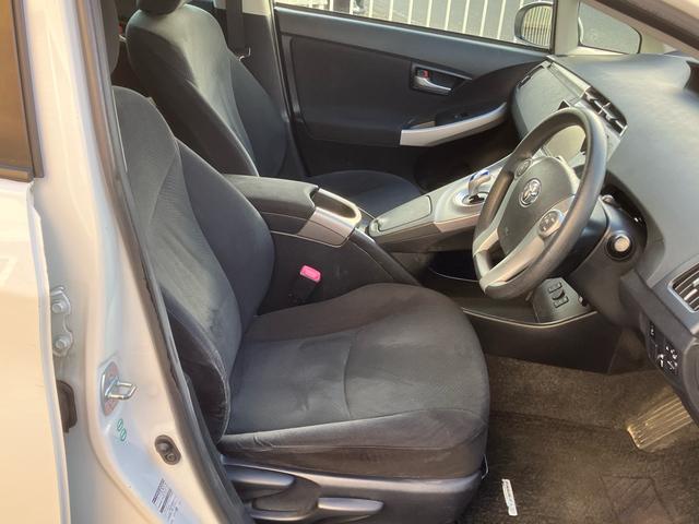 ブラックの内装です。