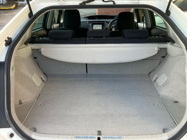 トランクもキレイです。