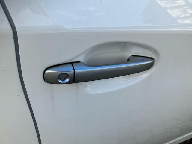 ドアノブの色が違うのもＰＨＶの特徴です。ドアノブに触れるだけで鍵の開閉が可能です。