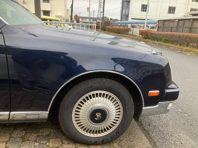 センチュリー フロアシフト 中期型 EMVデュアルパッケージ装着車 フロア6AT ナビ ETC マッサージ ドアミラー 本革 マルチ カーテン シートヒーター クルコン V12エンジン パワーシート オットマン DVD(15枚目)