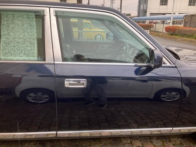 センチュリー フロアシフト 中期型 EMVデュアルパッケージ装着車 フロア6AT ナビ ETC マッサージ ドアミラー 本革 マルチ カーテン シートヒーター クルコン V12エンジン パワーシート オットマン DVD(16枚目)