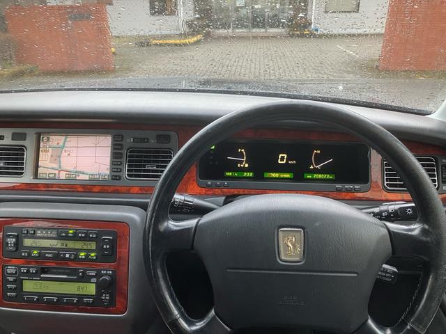 センチュリー フロアシフト 中期型 EMVデュアルパッケージ装着車 フロア6AT ナビ ETC マッサージ ドアミラー 本革 マルチ カーテン シートヒーター クルコン V12エンジン パワーシート オットマン DVD(19枚目)