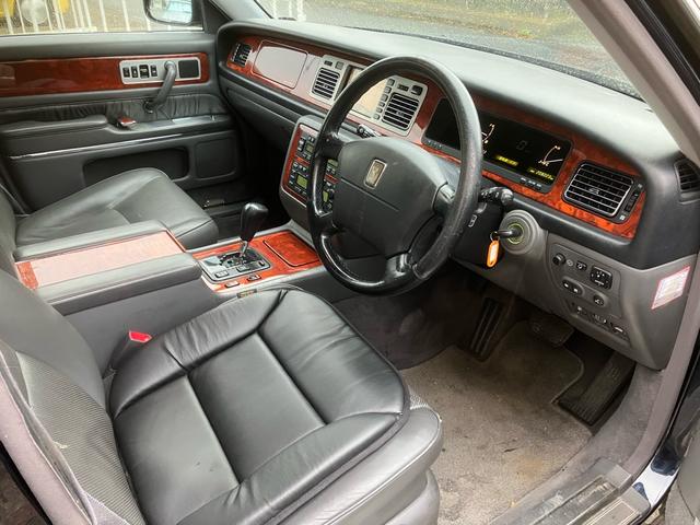 センチュリー フロアシフト 中期型 EMVデュアルパッケージ装着車 フロア6AT ナビ ETC マッサージ ドアミラー 本革 マルチ カーテン シートヒーター クルコン V12エンジン パワーシート オットマン DVD(35枚目)