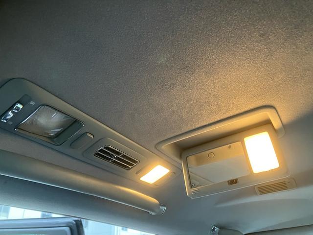 センチュリー フロアシフト 中期型 EMVデュアルパッケージ装着車 フロア6AT ナビ ETC マッサージ ドアミラー 本革 マルチ カーテン シートヒーター クルコン V12エンジン パワーシート オットマン DVD(47枚目)