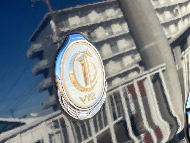 センチュリー フロアシフト 中期型 EMVデュアルパッケージ装着車 フロア6AT ナビ ETC マッサージ ドアミラー 本革 マルチ カーテン シートヒーター クルコン V12エンジン パワーシート オットマン DVD(73枚目)