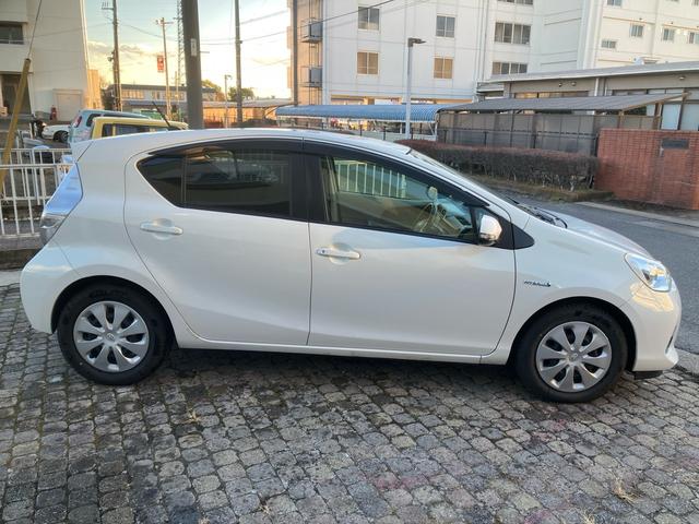 アクア S 保証1年 車検2年付き ハイブリッド ナビ Bluetooth テレビ バックモニター ETC 寒冷地仕様 ミラーヒーター オートエアコン デュアルエアバック キーレスエントリー ABS(11枚目)