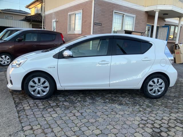 アクア S 保証1年 車検2年付き ハイブリッド ナビ Bluetooth テレビ バックモニター ETC 寒冷地仕様 ミラーヒーター オートエアコン デュアルエアバック キーレスエントリー ABS(14枚目)