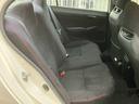後席も使用感少なめです。