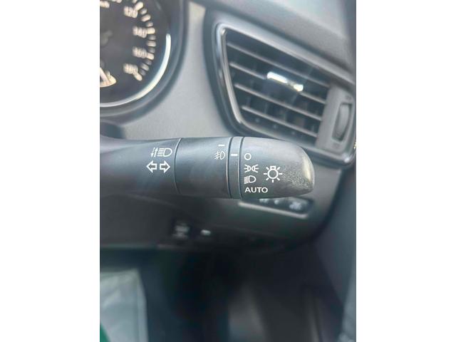 エクストレイル 20Xi 4WD ドライブレコーダー 全周囲カメラ クリアランスソナー オートクルーズコントロール 衝突被害軽減システム TV オートライト LEDヘッドランプ 電動リアゲート アルミホイール スマートキー(18枚目)