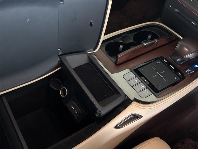 ＬＳ ＬＳ５００ｈ　Ｉパッケージ　クリアランスソナー　レーンアシスト　オートクルーズコントロール　衝突被害軽減システム　全周囲カメラ　ナビ　ＴＶ　アルミホイール　オートライト　ＬＥＤヘッドランプ　ＣＶＴ　スマートキー　電動格納ミラー（38枚目）