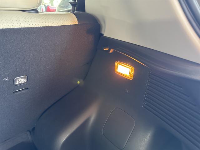 リーフ Ｘ　エアロスタイル（３０ｋｗｈ）　ＥＴＣ　全周囲カメラ　ナビ　ＴＶ　オートクルーズコントロール　衝突被害軽減システム　アルミホイール　スマートキー　電動格納ミラー　シートヒーター　ＣＶＴ　盗難防止システム　衝突安全ボディ　ＡＢＳ（54枚目）
