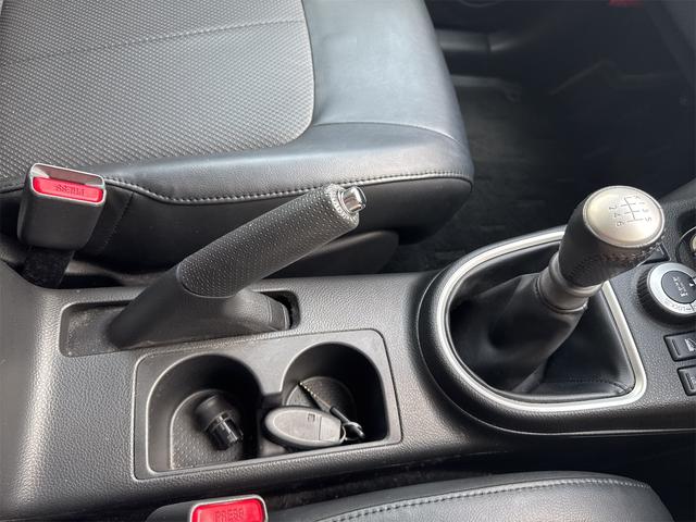 エクストレイル ２０ＧＴ　４ＷＤ　オートクルーズコントロール　ナビ　オートライト　ＨＩＤ　アルミホイール　スマートキー　電動格納ミラー　シートヒーター　ＭＴ　盗難防止システム　衝突安全ボディ　記録簿　ＡＢＳ　ＥＳＣ　エアコン（7枚目）