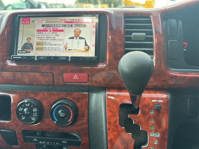 ハイエースバン ロングスーパーＧＬ　バックカメラ　ナビ　ＴＶ　両側スライドドア　アルミホイール　電動格納ミラー　ＡＴ　エアコン　パワーウィンドウ　運転席エアバッグ（7枚目）