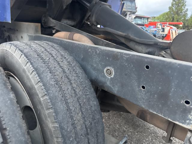 キャンター ダンプ　ＭＴ　後輪ダブル　電動格納ミラー　エアコン　パワーウィンドウ　運転席エアバッグ　記録簿（20枚目）