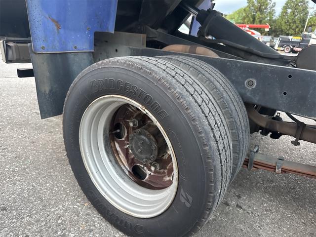 キャンター ダンプ　ＭＴ　後輪ダブル　電動格納ミラー　エアコン　パワーウィンドウ　運転席エアバッグ　記録簿（21枚目）