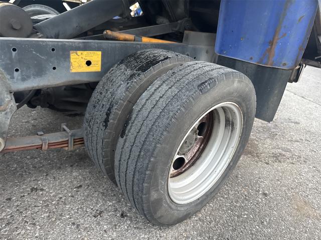 キャンター ダンプ　ＭＴ　後輪ダブル　電動格納ミラー　エアコン　パワーウィンドウ　運転席エアバッグ　記録簿（25枚目）