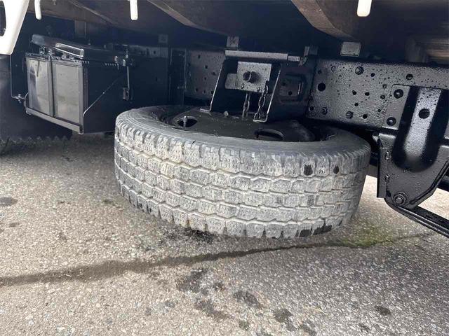 エルフトラック トラック MT 後輪ダブル アイドリングストップ エアコン パワーウィンドウ 運転席エアバッグ(19枚目)