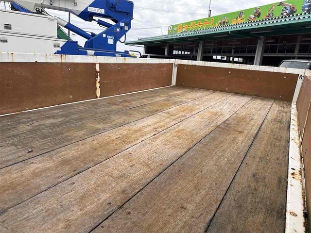 エルフトラック トラック MT 後輪ダブル アイドリングストップ エアコン パワーウィンドウ 運転席エアバッグ(20枚目)