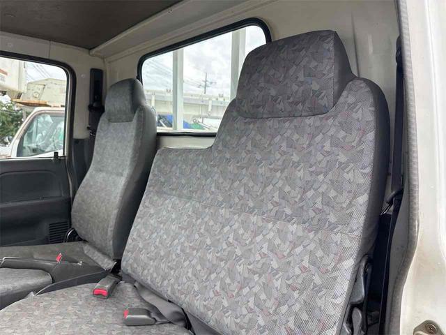 エルフトラック トラック MT 後輪ダブル アイドリングストップ エアコン パワーウィンドウ 運転席エアバッグ(23枚目)