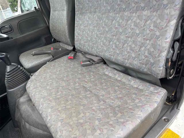 エルフトラック トラック MT 後輪ダブル アイドリングストップ エアコン パワーウィンドウ 運転席エアバッグ(25枚目)